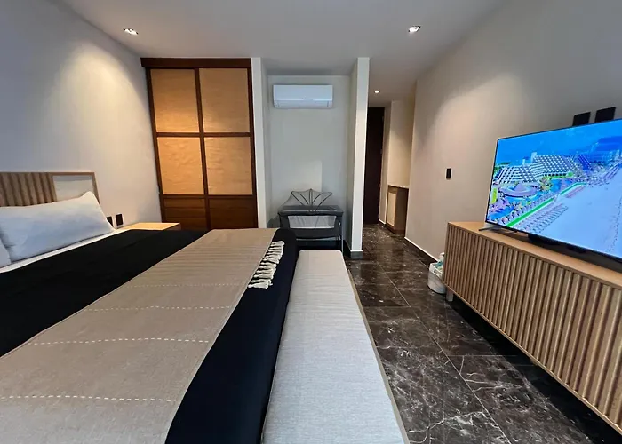 Lovely 2Bedroom Apartment Serviced + Pool & Garden